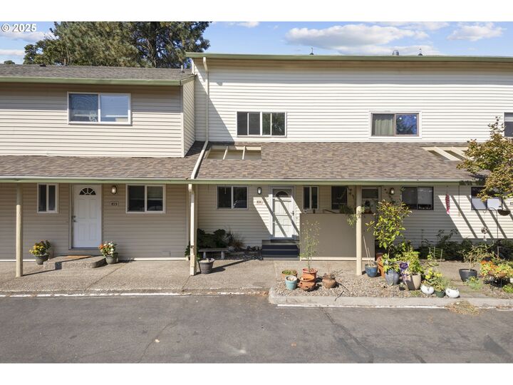 413 N Hayden Bay Dr  Portland OR 97217 photo