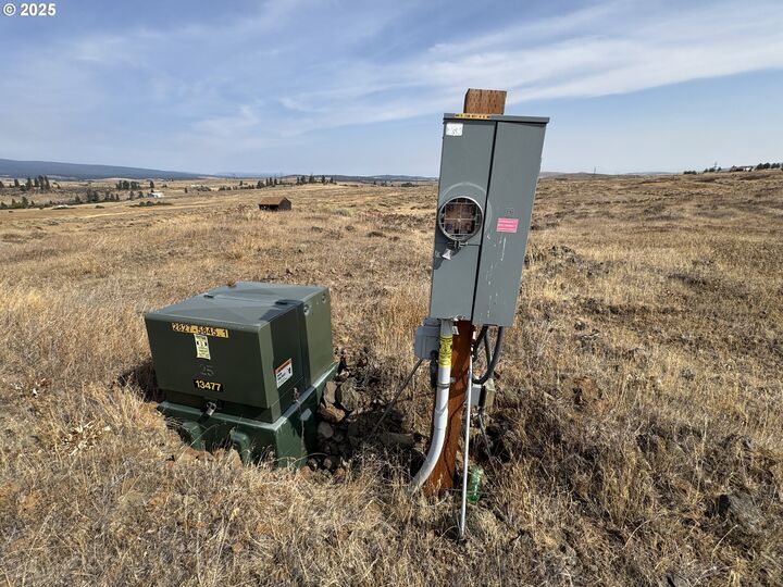 Property Photo: 50 Lipo Rd WA 98620