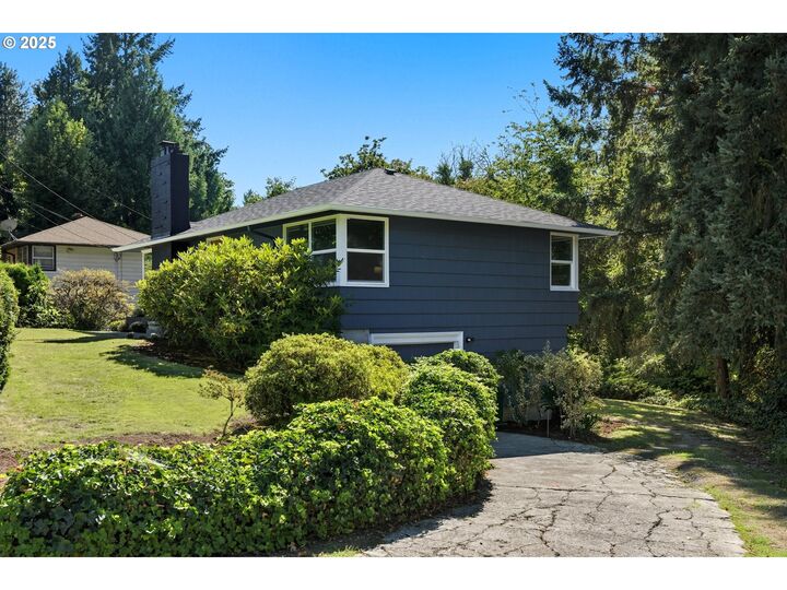 Property Photo:  17219 SE River Rd  OR 97267 