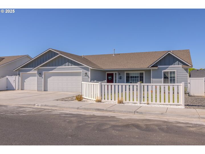Property Photo:  431 Riley Ave  OR 97882 