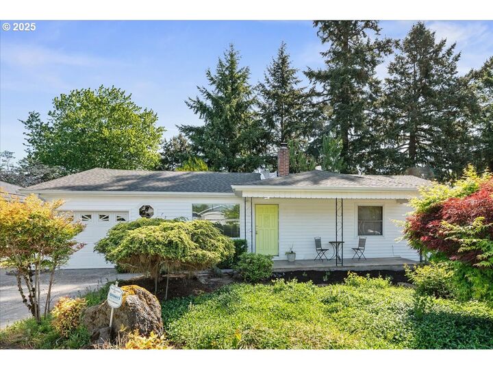 Property Photo:  722 SE 113th Ave  OR 97216 