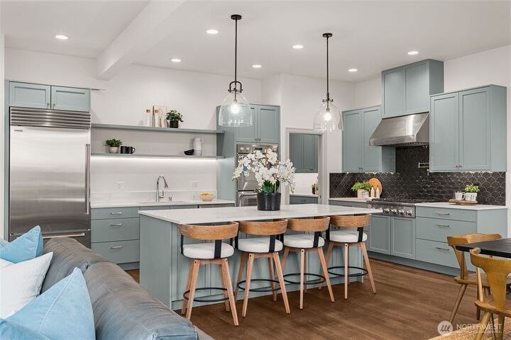 Property Photo:  6032  50th Avenue NE  WA 98115 