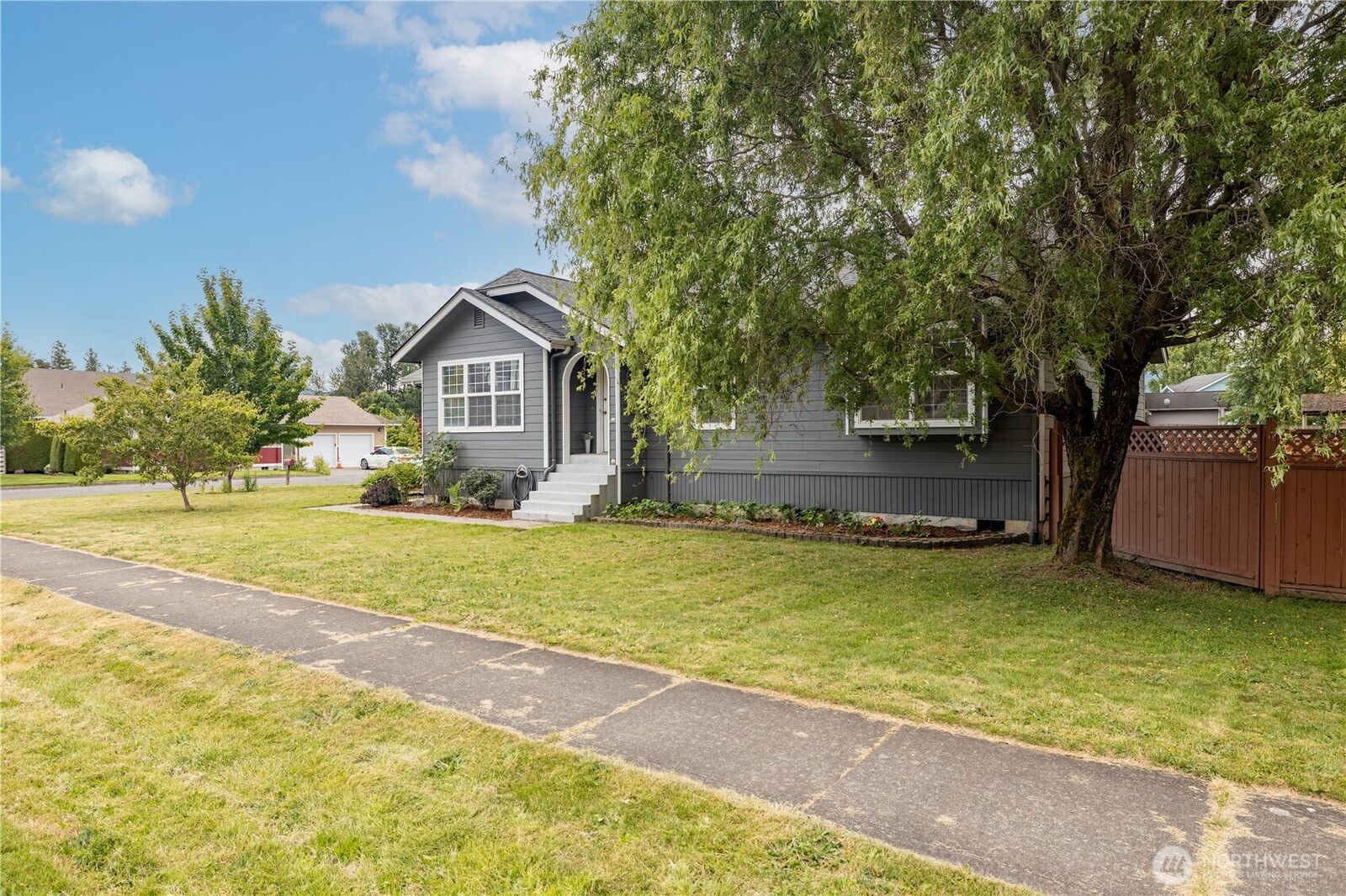 Property Photo:  111  Jefferson Court  WA 98295 