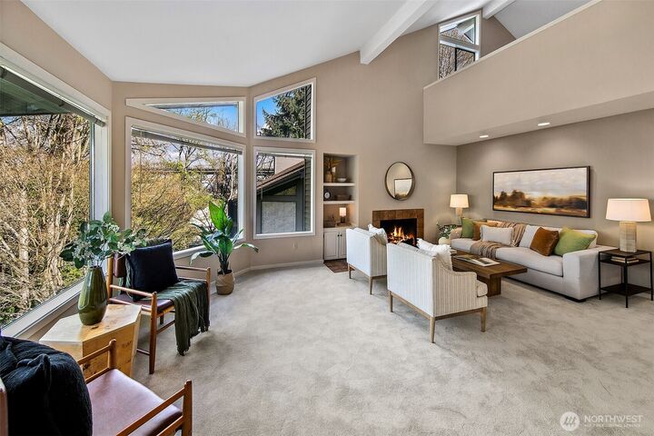 2626  4th Avenue N 206  Seattle WA 98109 photo