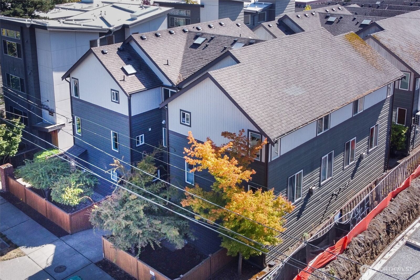 Property Photo:  2127 N 113th Street B  WA 98133 