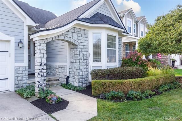 Property Photo:  10820 Bouldercrest Drive N  MI 48178 
