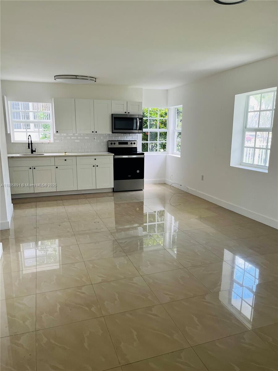 Property Photo: 1935 Marseille Dr 3 FL 33141