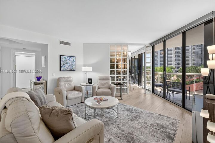 Property Photo:  3610 Yacht Club Dr 508  FL 33180 