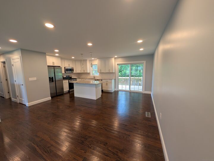 Property Photo:  655 Evergreen Avenue  CT 06518 