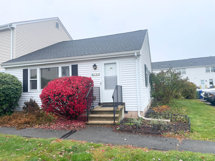 Property Photo: 19 Stonecress Lane 19 CT 06033