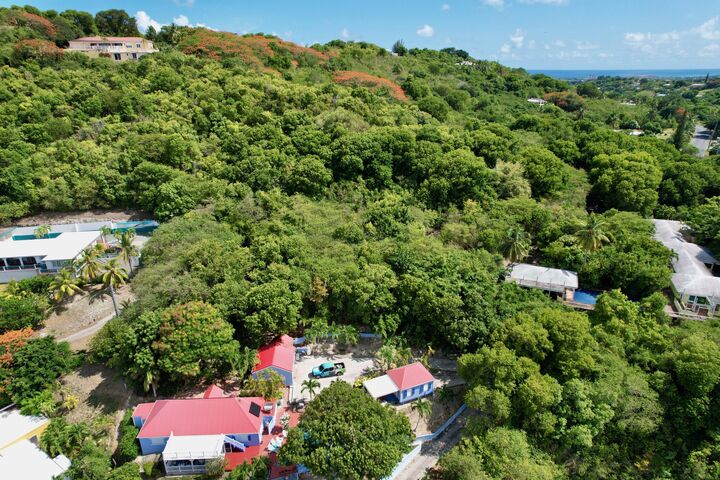 Property Photo:  11-A Montpellier Qu  VI 00820