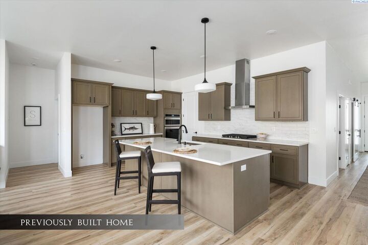 Property Photo:  6653 W 27th Ave 26  WA 99338 