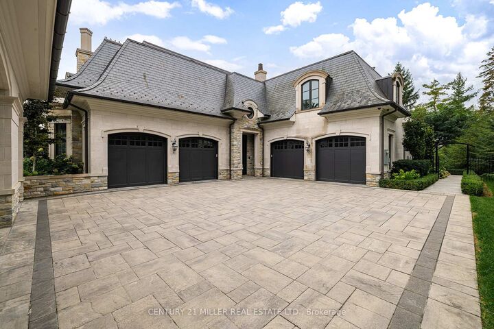 Property Photo:  121 Rebecca Court  ON L6A 1G2 