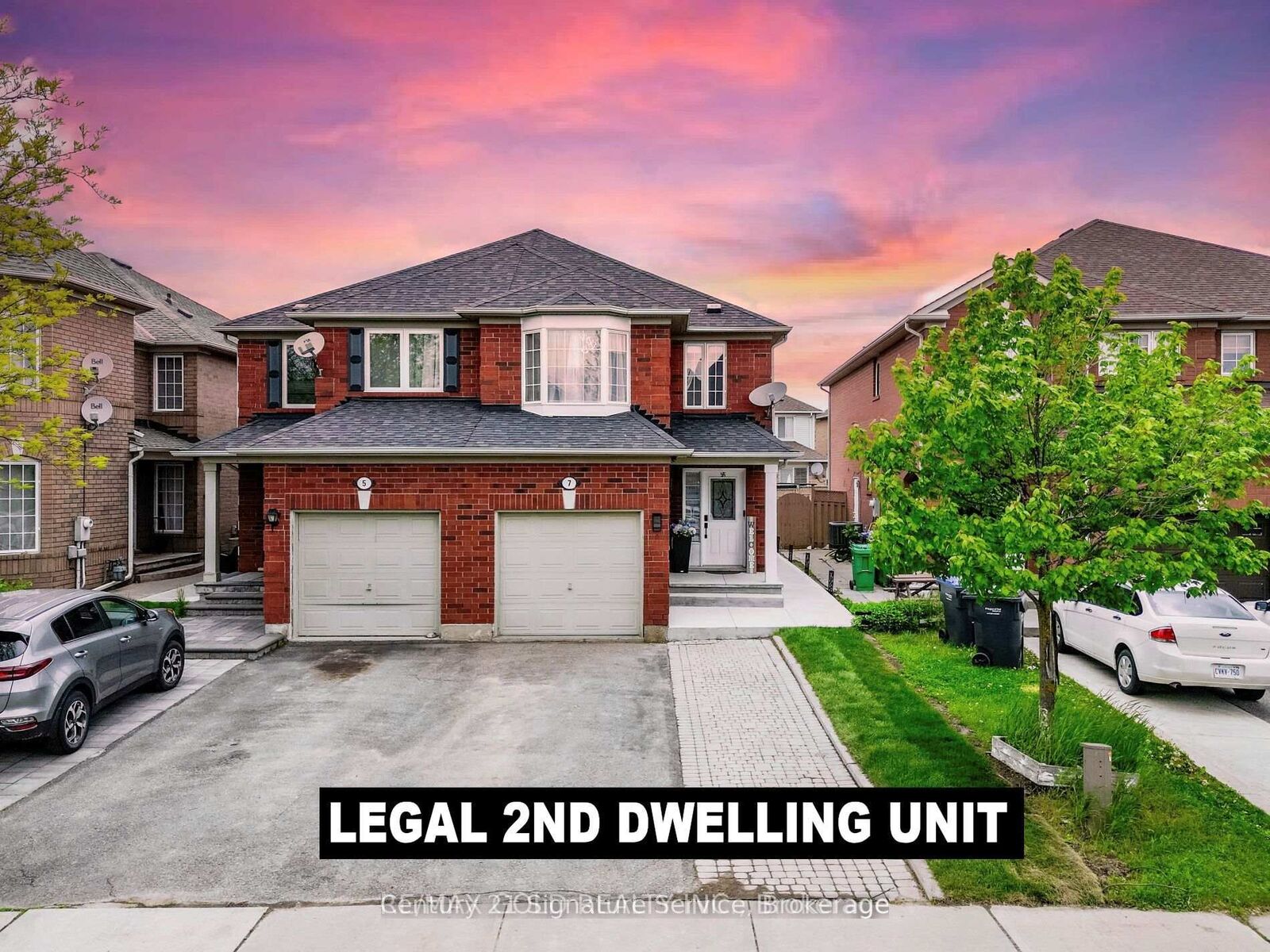 Property Photo:  7 Dunlop Court Upper  ON L6X 4Z8 