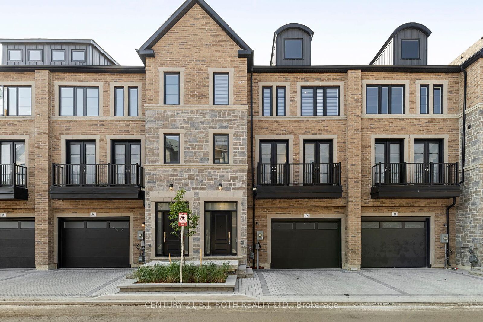 Photo de la propriété:  260 Eagle Street 23  ON L3Y 1K1 