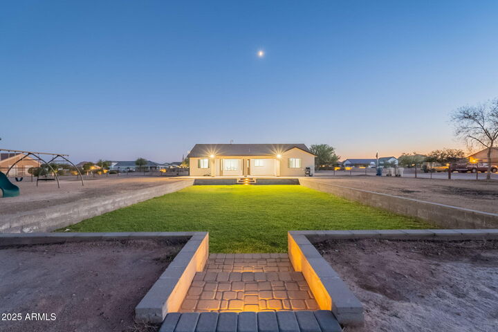 Property Photo: 526 W Magma Road AZ 85143