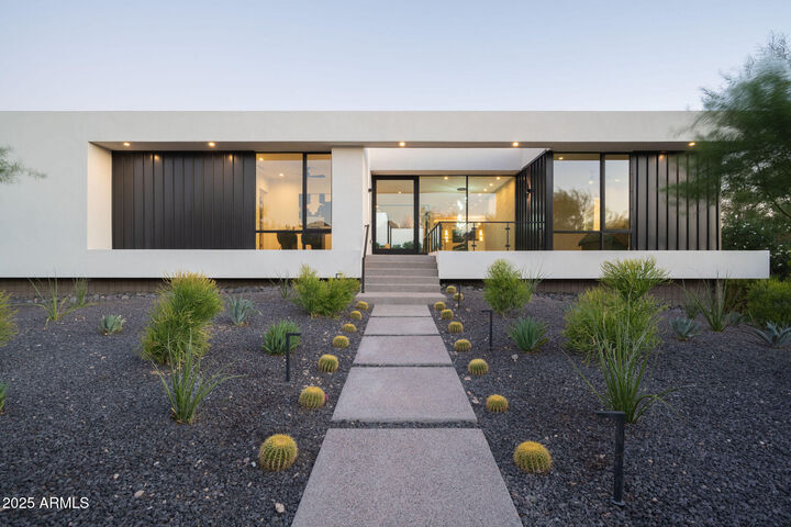 Property Photo: 4039 E Rancho Drive AZ 85018