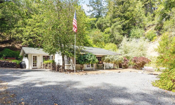 1311 W Dry Creek Road  Healdsburg CA 95448 photo