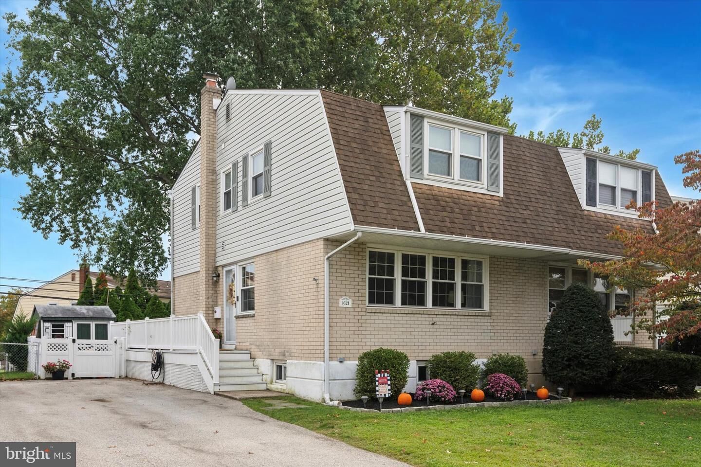 Property Photo: 1621 Blackrock Road PA 19081