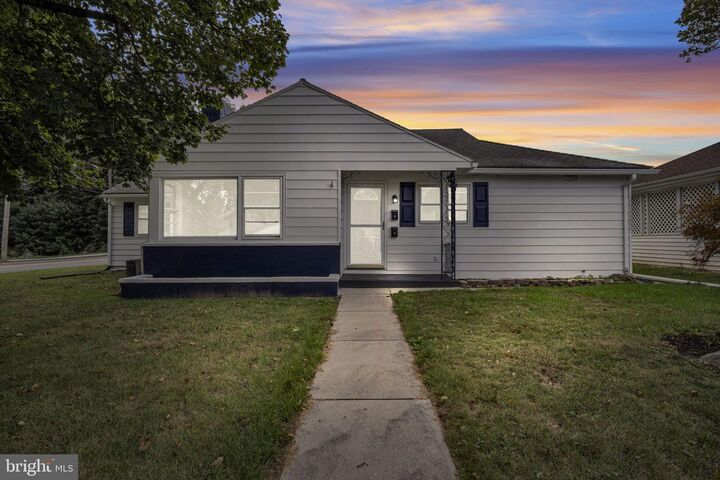 114 E Maplewood Avenue  Mechanicsburg PA 17055 photo