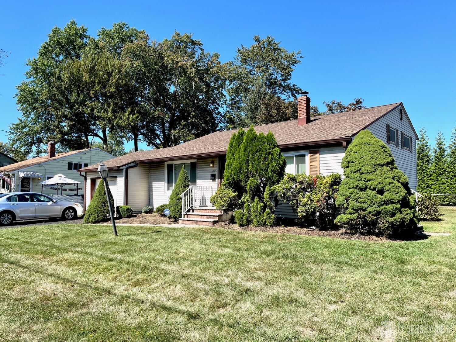 Property Photo:  480 Sampton Avenue  NJ 07080 