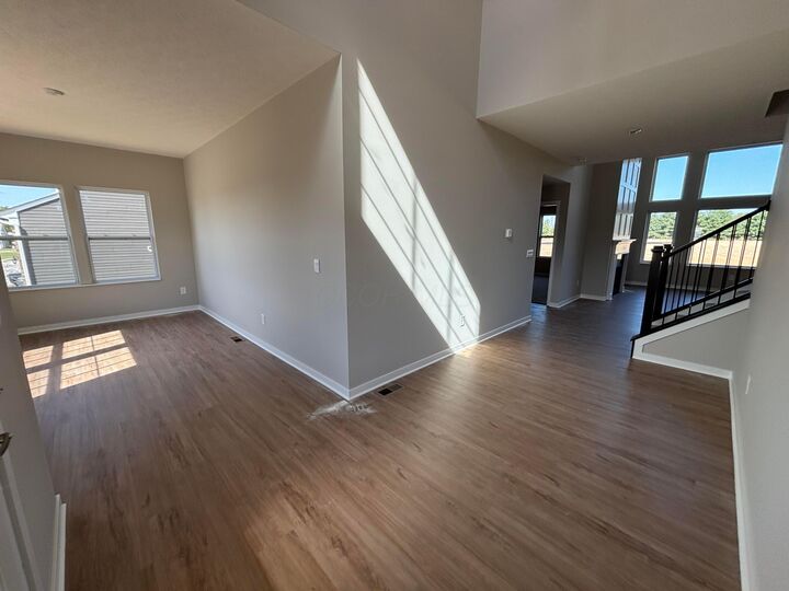 Property Photo: 9068 Crescent View Drive OH 43110