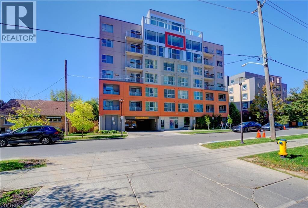 Property Photo:  321 Spruce Street 102  ON N2G 0G4 