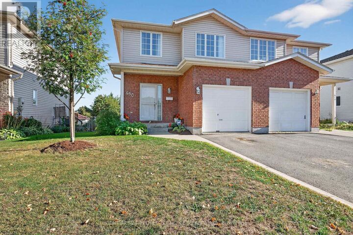 Property Photo:  650 Tanner Drive  ON K7M 8Y2 