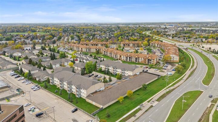 Property Photo:  873 Waverley Street  MB R3P 6C6 