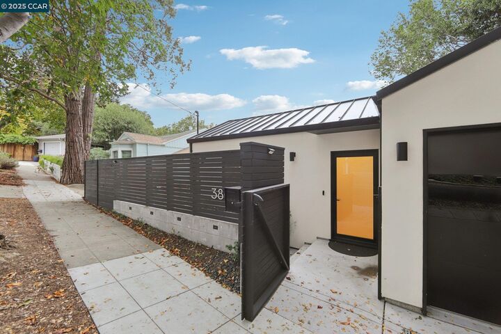 Property Photo:  380 Vermont Ave  CA 94707 