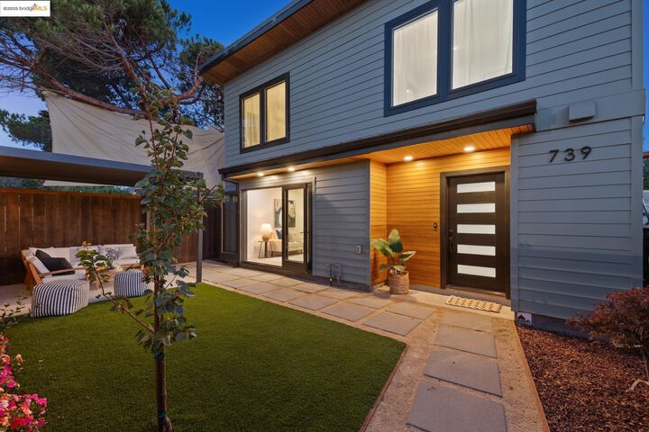 Property Photo: 739 61st St CA 94609