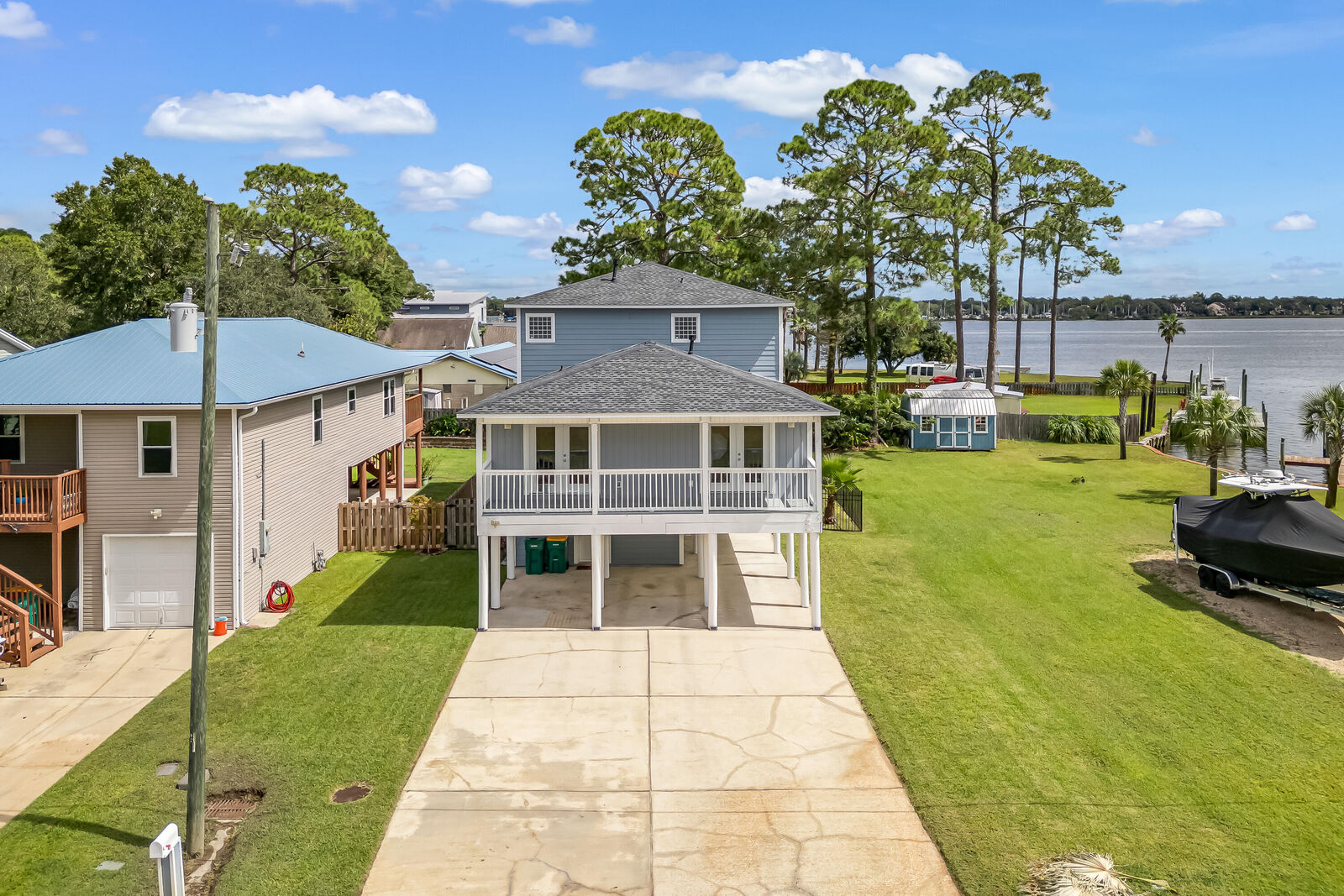 Property Photo:  1725 Union Avenue  FL 32578 
