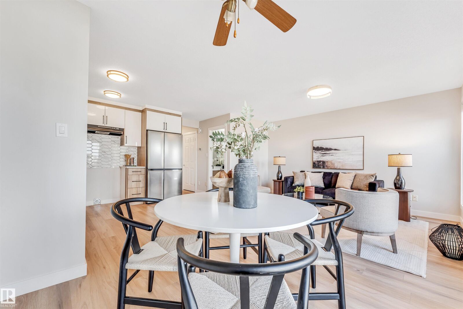 Property Photo:  3008 31 Avenue NW  AB T6T 1W9 