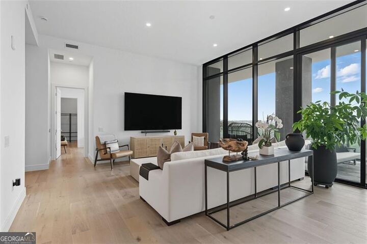 2425 Peachtree Road 1504  Atlanta GA 30305 photo