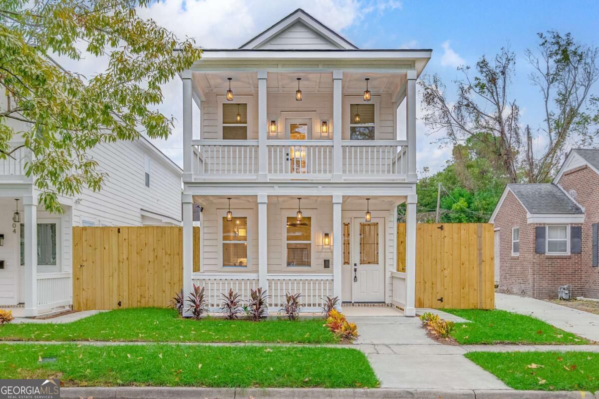 Property Photo:  906 E 33rd Street  GA 31401 