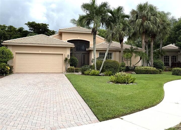 8871 Majorca Bay Dr  Lake Worth FL 33467 photo