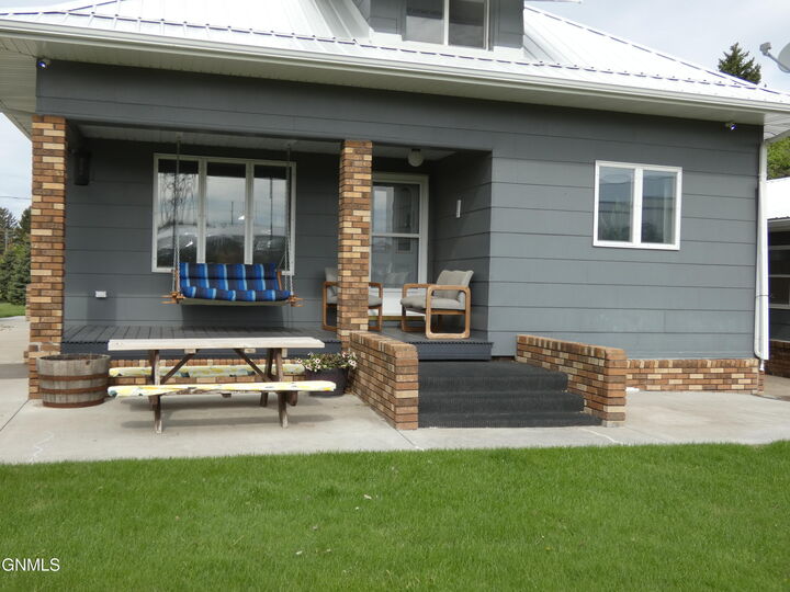 Property Photo:  200 Sampson Avenue W  ND 58552 