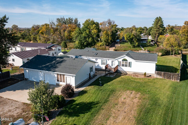 Property Photo:  520 Rosie Lane N  ND 58554 