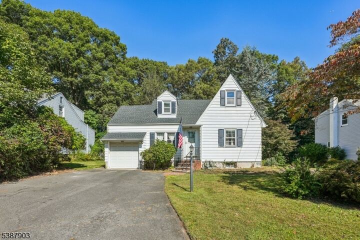 14 Valhalla Way  Wayne Twp. NJ 07470 photo