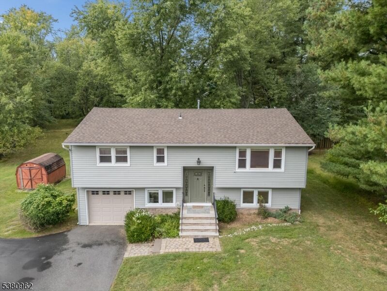 Property Photo:  4 Furman Ln  NJ 08822 