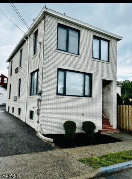 Property Photo:  9 Fraser St 2  NJ 08863 