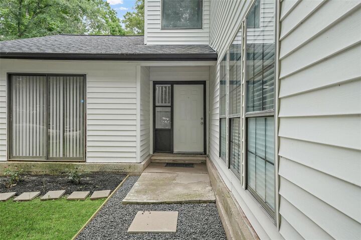 Property Photo: 18009 Split Oak Circle TX 77357