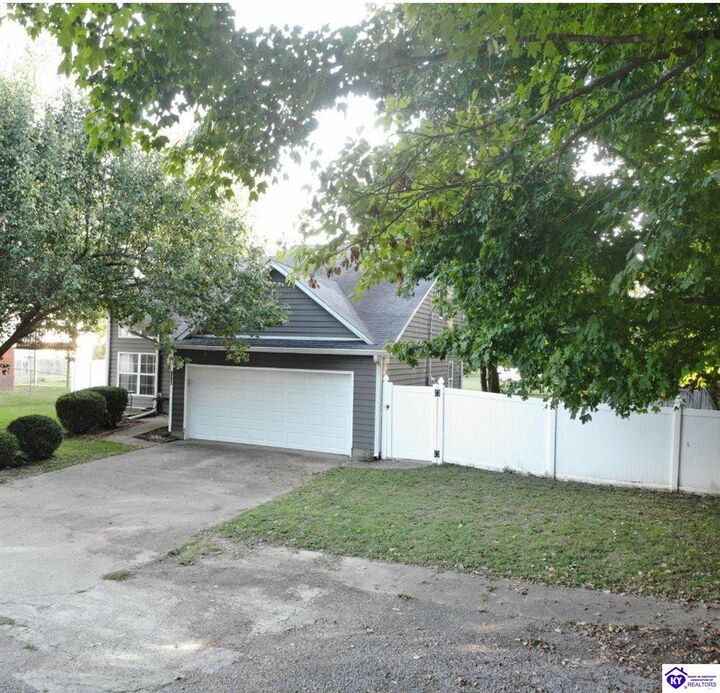 Property Photo:  2671 Lake Road North  KY 40160