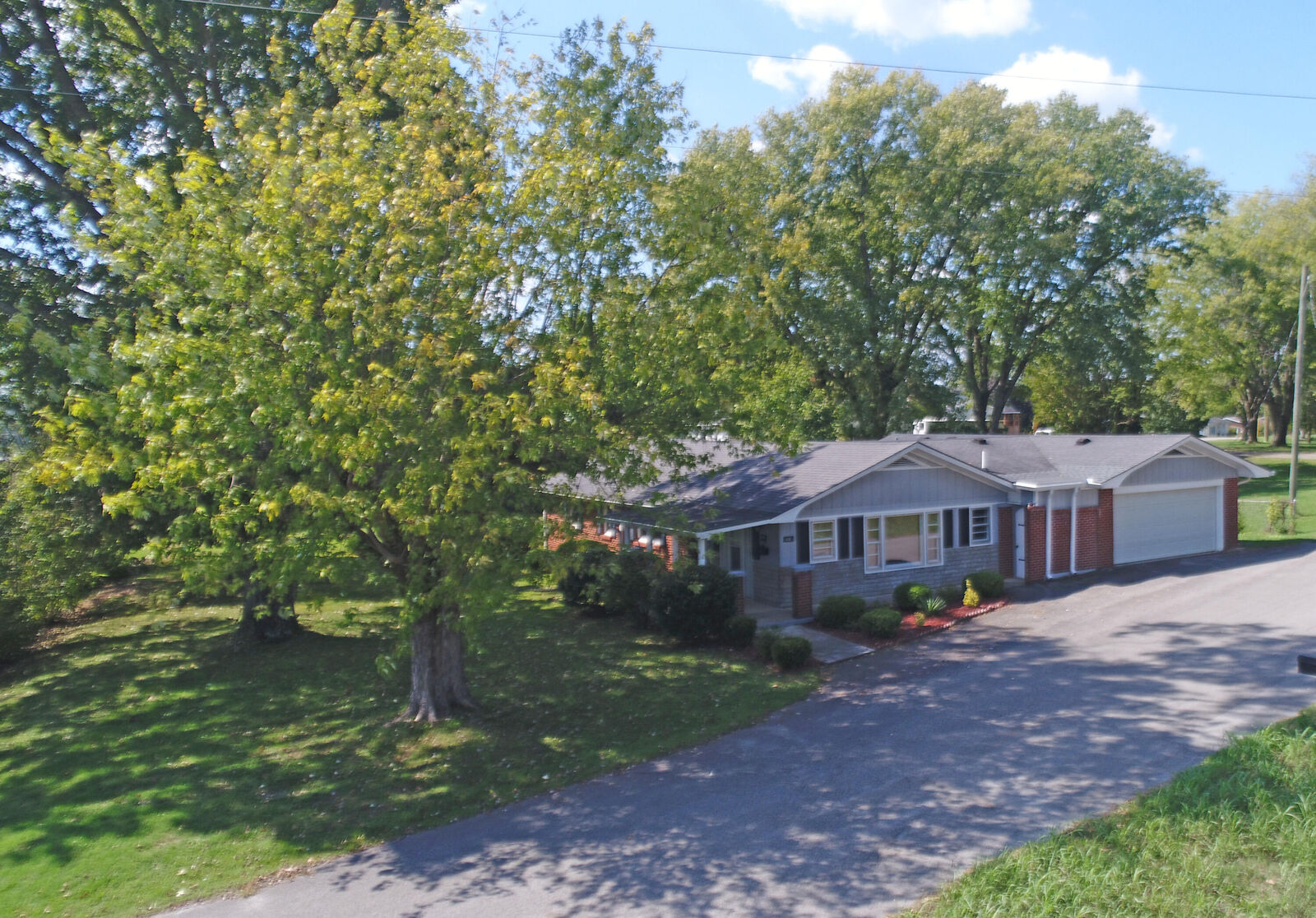 Property Photo:  440 Ky-90  KY 42503