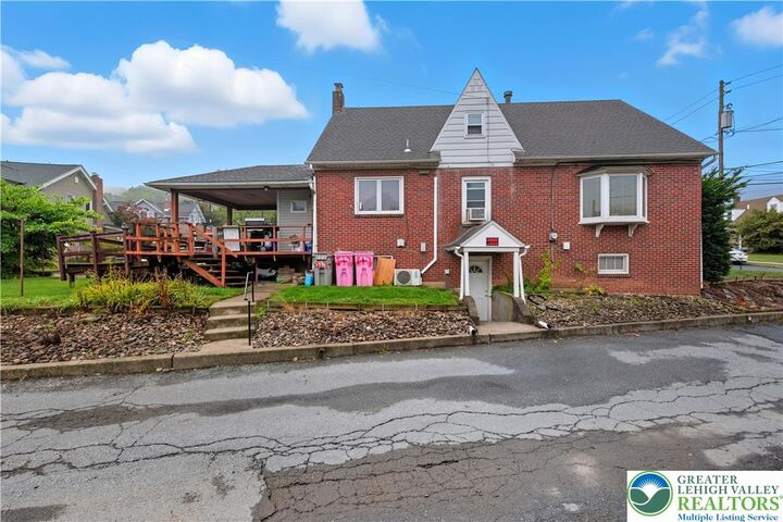 Property Photo:  517 Lechauwecki Avenue  PA 18015 