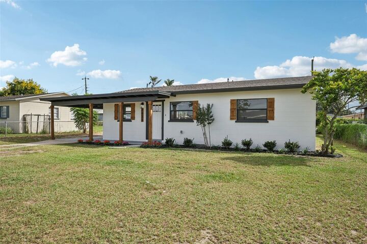 Property Photo: 2633 Royal Drive FL 33801