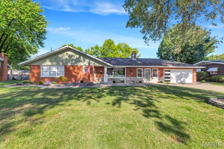 Property Photo: 50 Janday Lane IL 62040