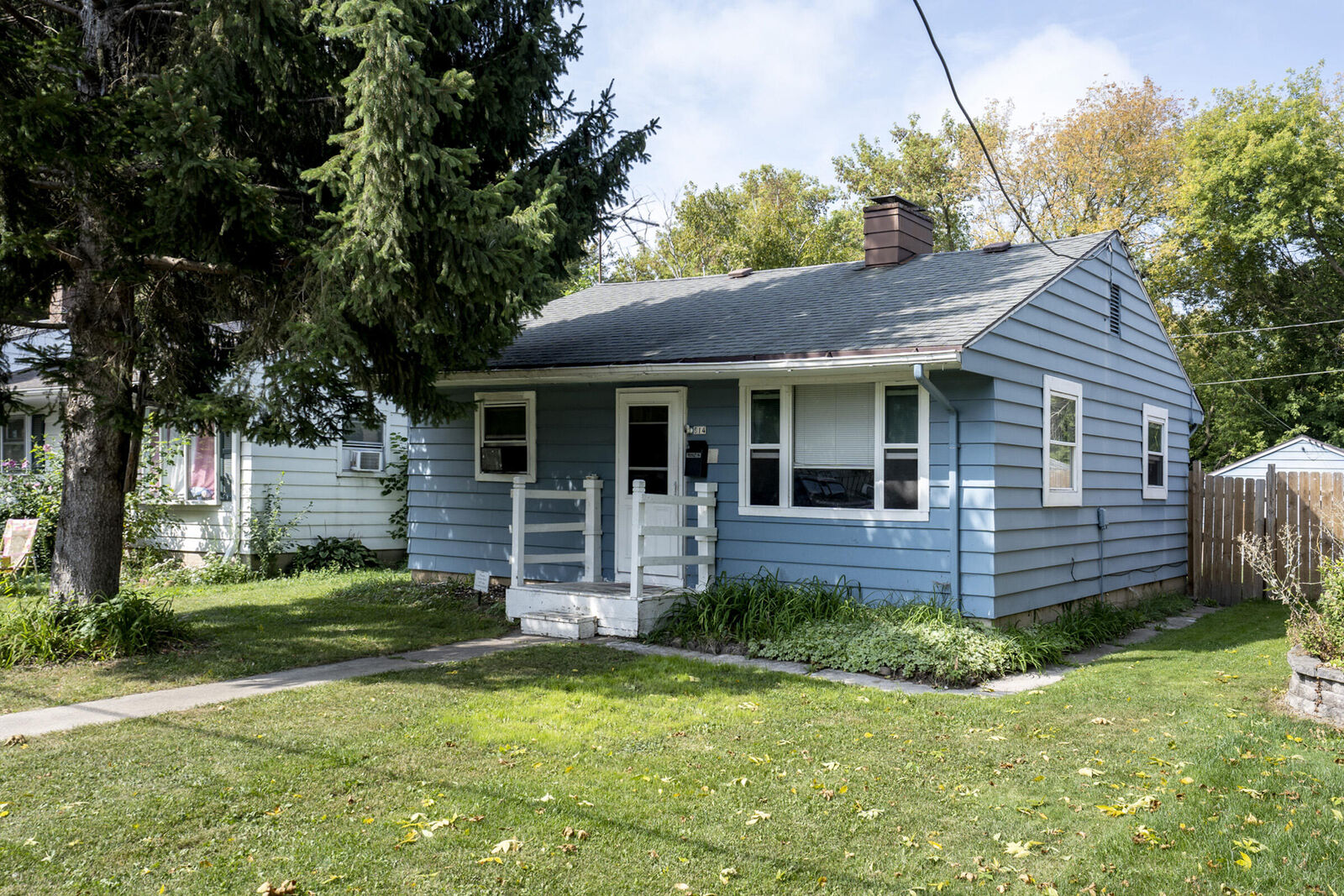 Property Photo:  814 E Holt Ave  WI 53207 