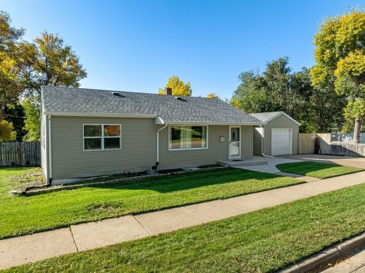 Property Photo: 2201 7th Ave NW ND 58703