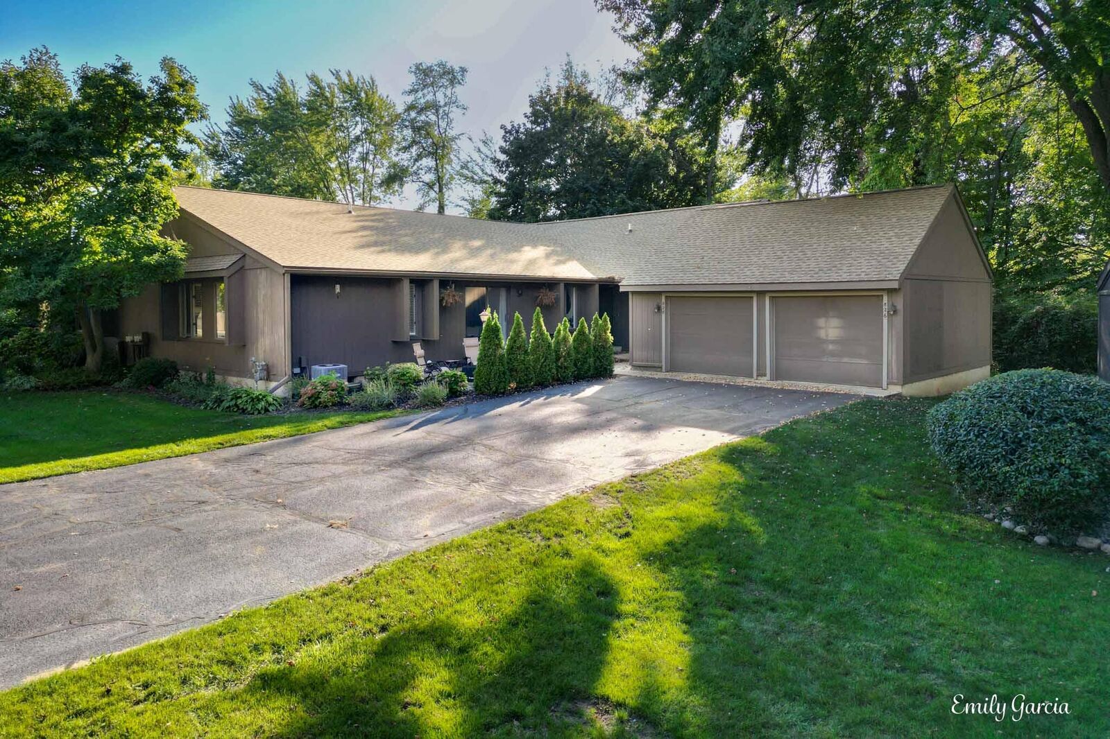 Property Photo: 828 Brook Village Drive MI 49423